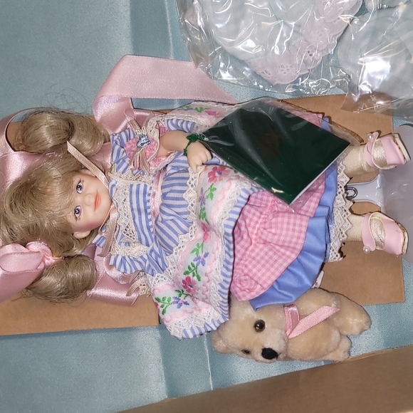 Little miss international originals- marrett Doll new with box - Picture 3 of 6